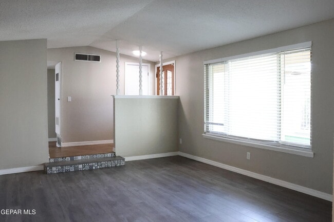 Building Photo - 6704 La Cadena Dr