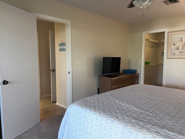 Building Photo - 2BR/2BA Single Family Home in South Venice
