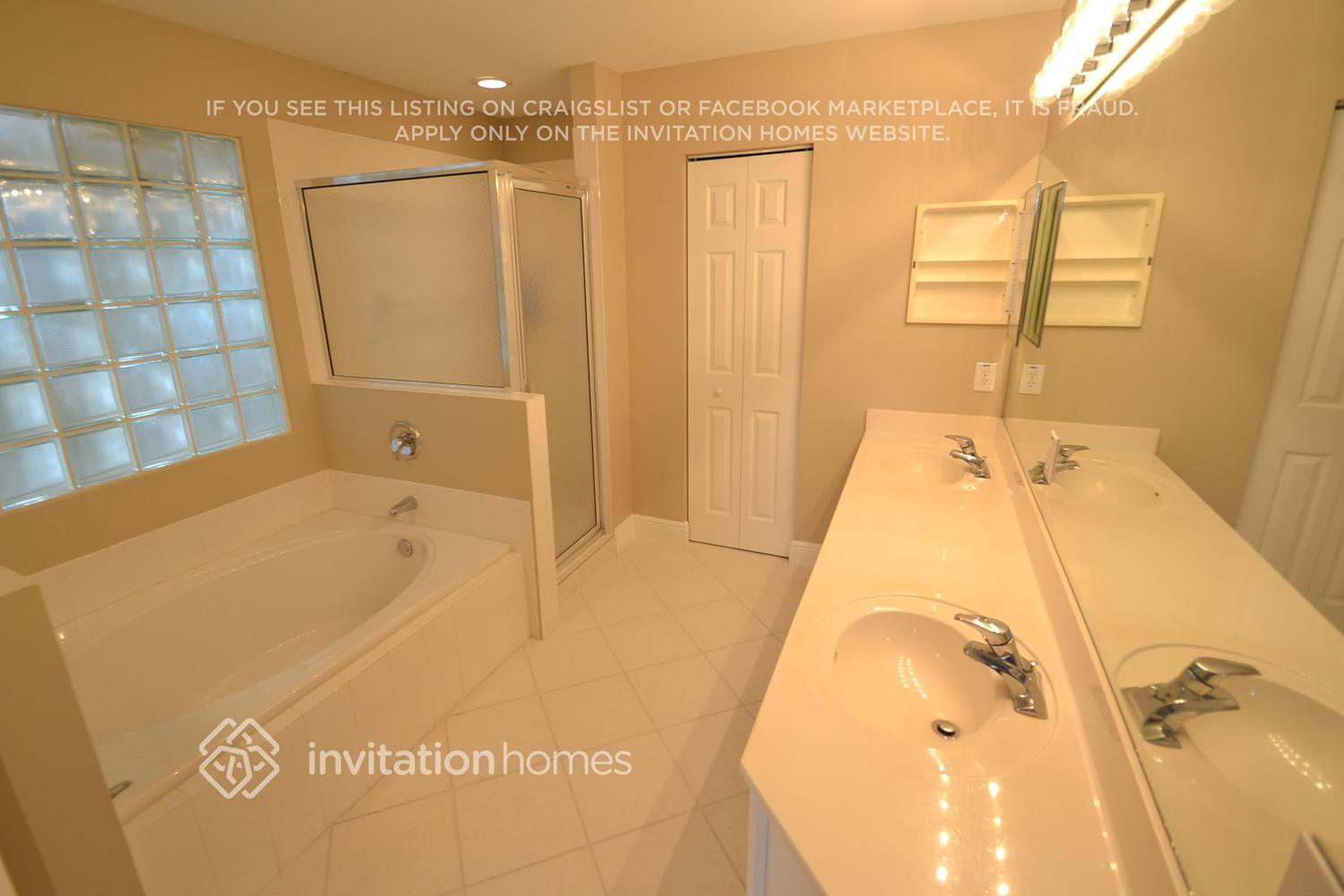 Building Photo - 3733 Old Lighthouse Cir