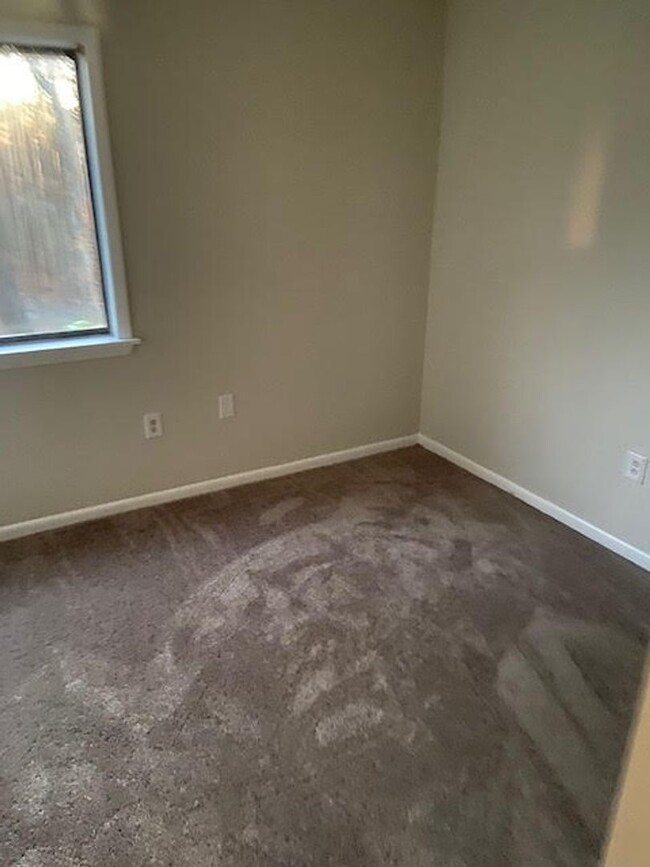 Building Photo - 3 Bedroom, 2.5 Bathroom Condo in the Walde...