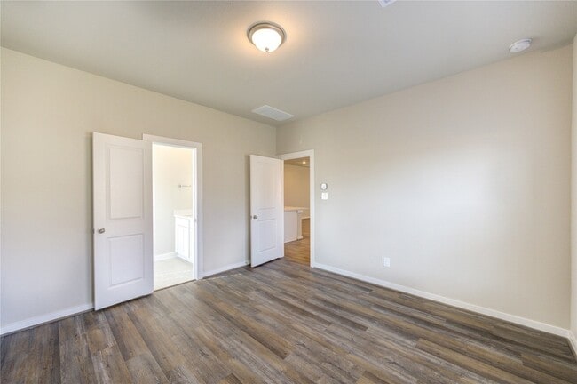 Building Photo - 6219 Lost Rdg Ln