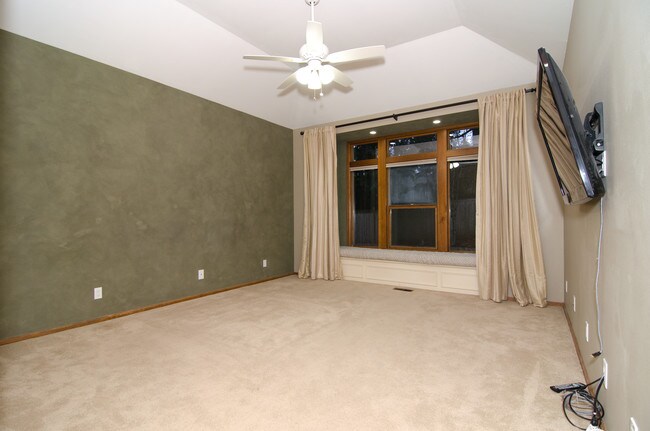 Building Photo - 17603 NE 108th Way