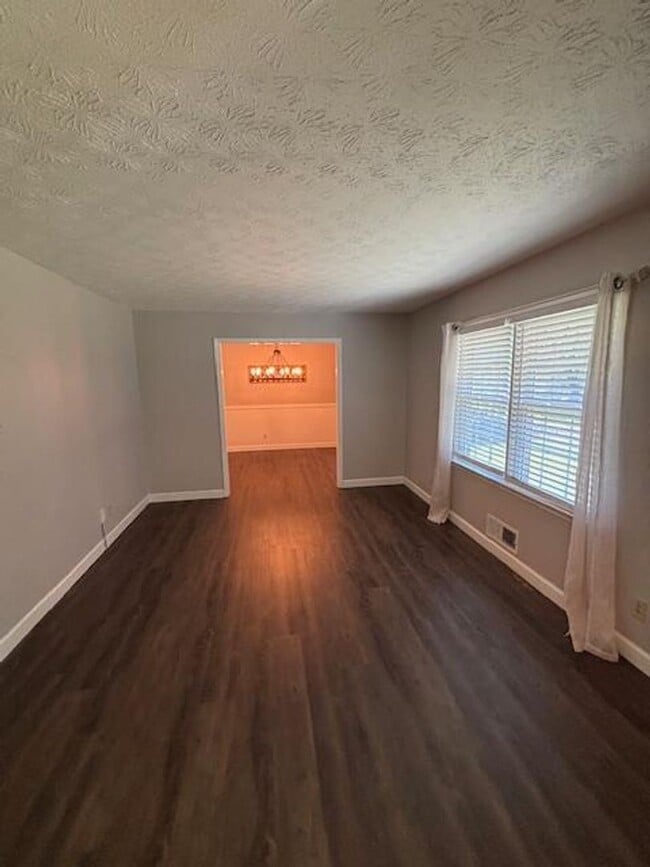 Building Photo - Beautifully Renovated 3-Bedroom, 2-Bath Ranch Home on Full Basement!