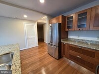 Building Photo - 5750 Bou Ave