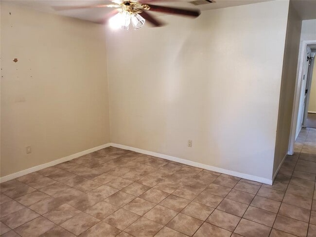 Building Photo - 7323 Log Hollow Dr