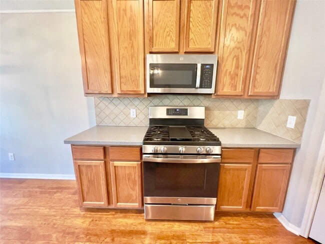 Building Photo - 9912 Western Ridge Way