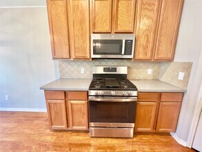 Building Photo - 9912 Western Ridge Way