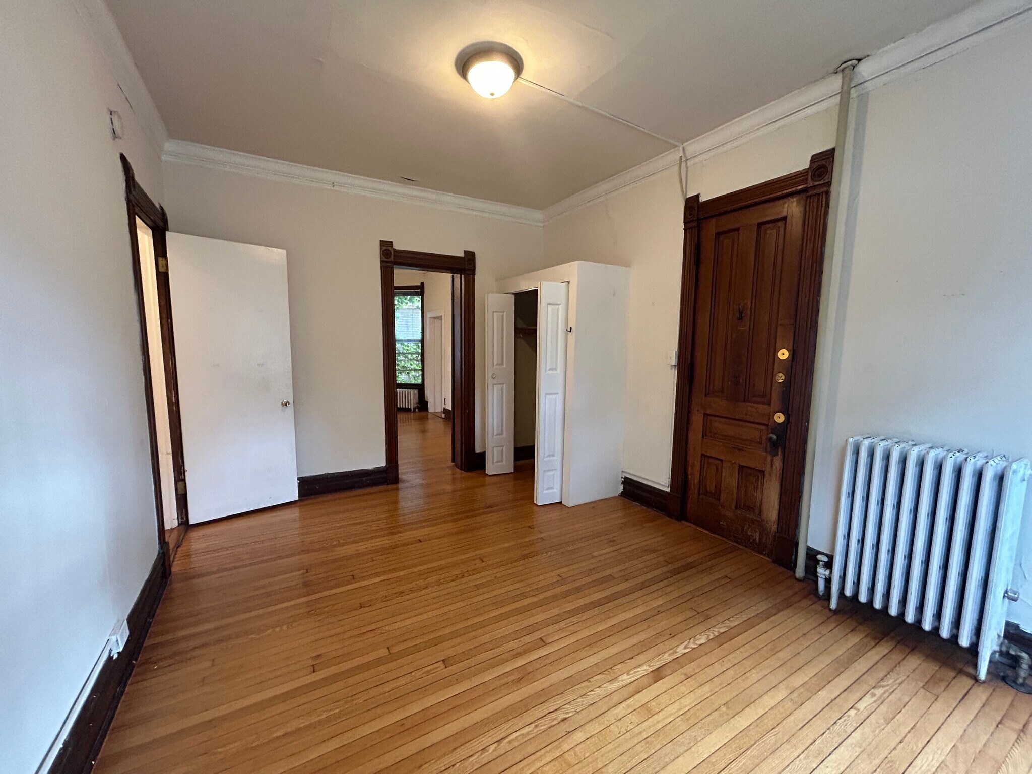 Building Photo - 319 N Pinckney St