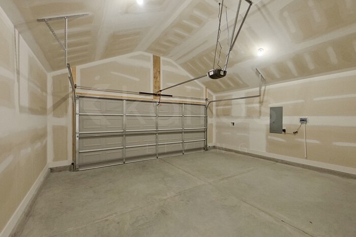 Building Photo - 114 Western Red Cedar Dr