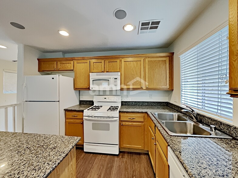 Building Photo - 8936 Sally Rose Ave