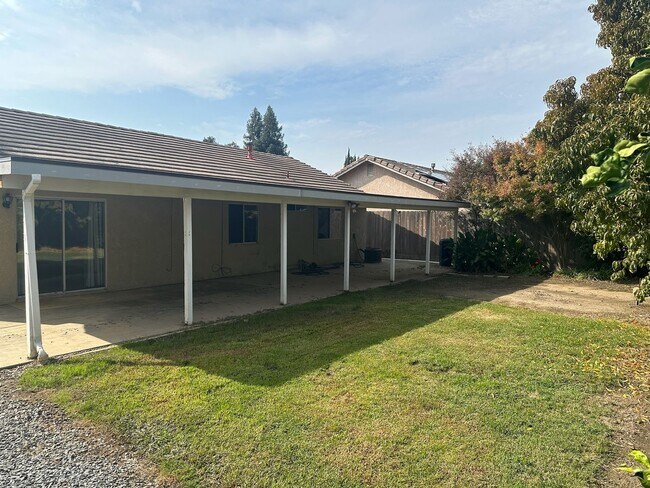 Building Photo - 4212 E Howard Ct