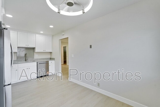 Building Photo - 457 Carneros Ave
