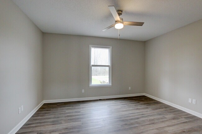 Building Photo - 2481 Clarksville Rd
