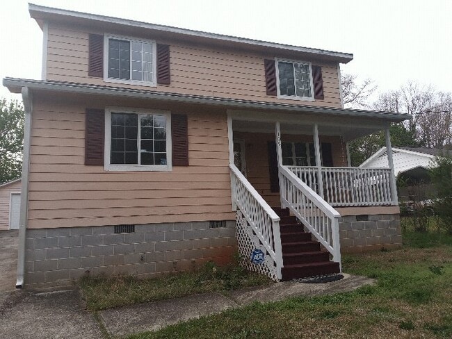 Primary Photo - Move In Ready 3 Bedroom 2 Full Bath Home! ...