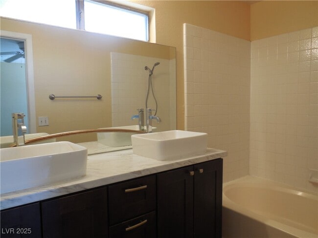 Building Photo - 822 Schooner Dr