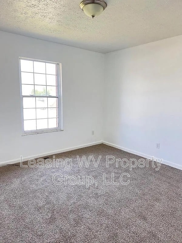 Building Photo - 3305 Carpenter Avenue