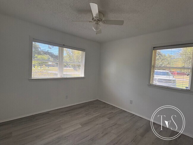 Building Photo - RATE DROP ALERT (was $2000/month) and FALL...