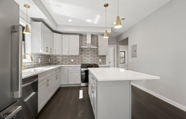 Building Photo - 142 Maple Ave