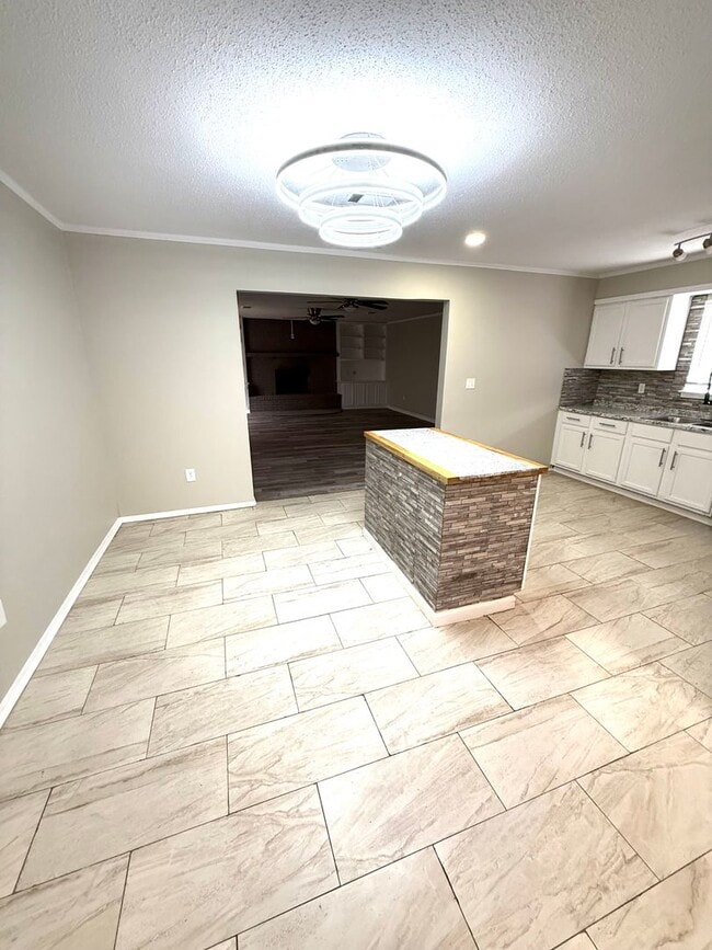 Building Photo - ** 4 Bed 2 Bath located in Montgomery East ** Call 334-366-9198 to schedule a self tour