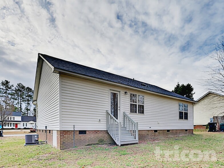 Building Photo - 119 Cambridge Elm Dr