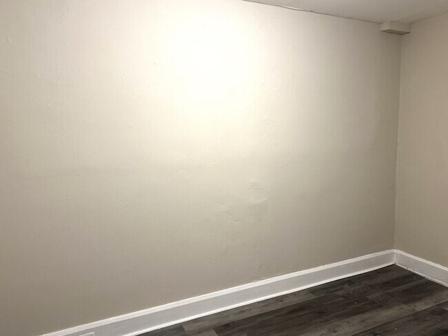 Building Photo - 425 Highland Ave