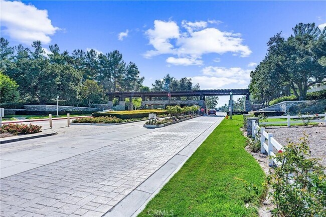 Building Photo - 30 Gavilan