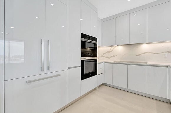 Building Photo - 220 Lake Shore Dr