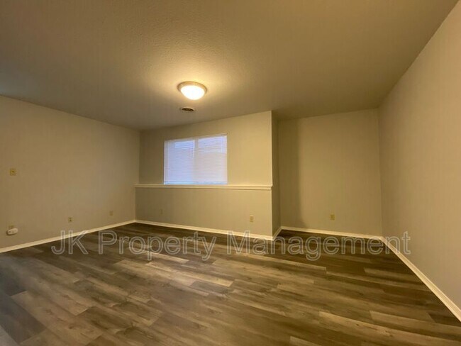 Building Photo - 3409 11th Ave S