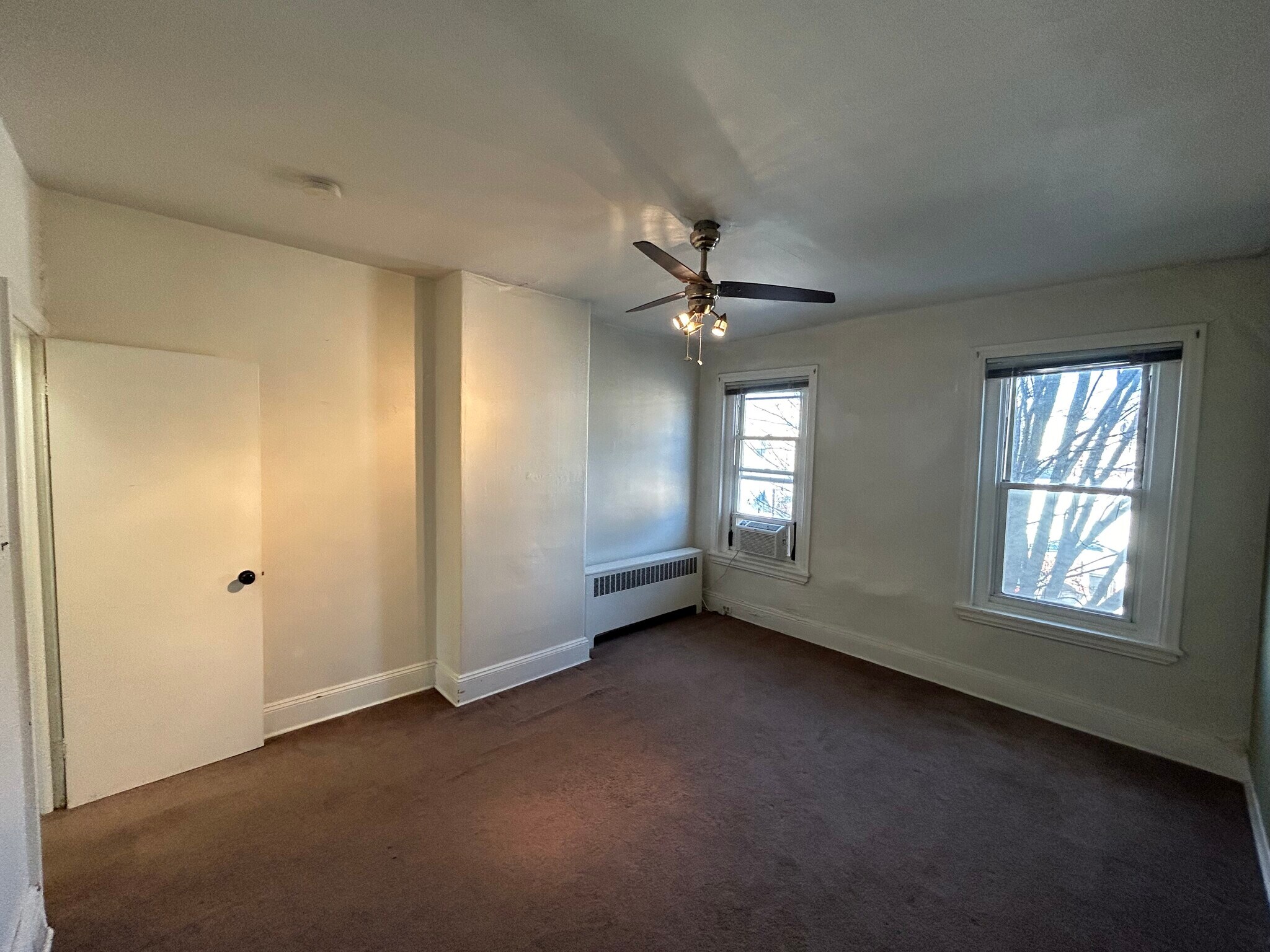 Building Photo - 245 Pensdale St