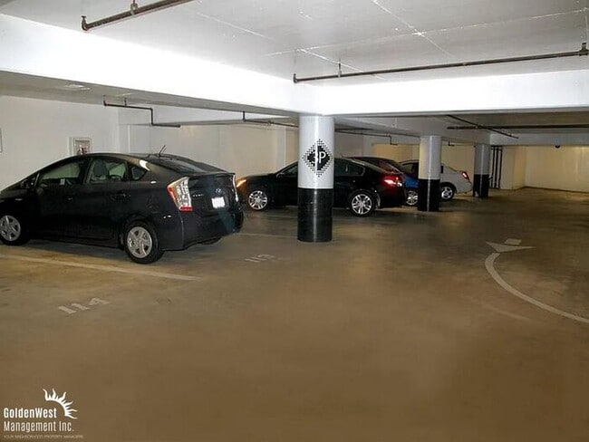 Building Photo - Modern Unfurnished Studio in the Heart of San Diego!