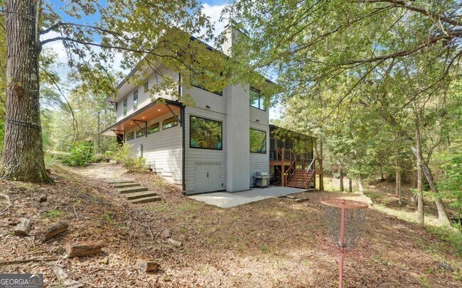 Building Photo - 675 Freedom Heights Dr