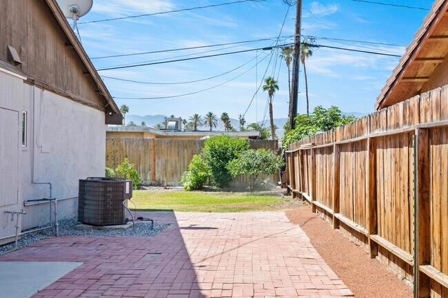 Building Photo - 73425 San Nicholas Ave