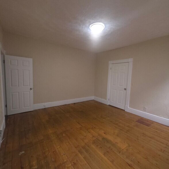 Building Photo - 121 Northampton Ave