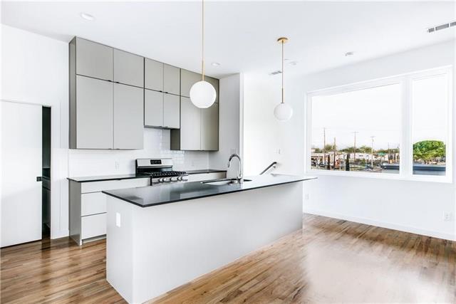 Building Photo - 1715 Bennett Ave