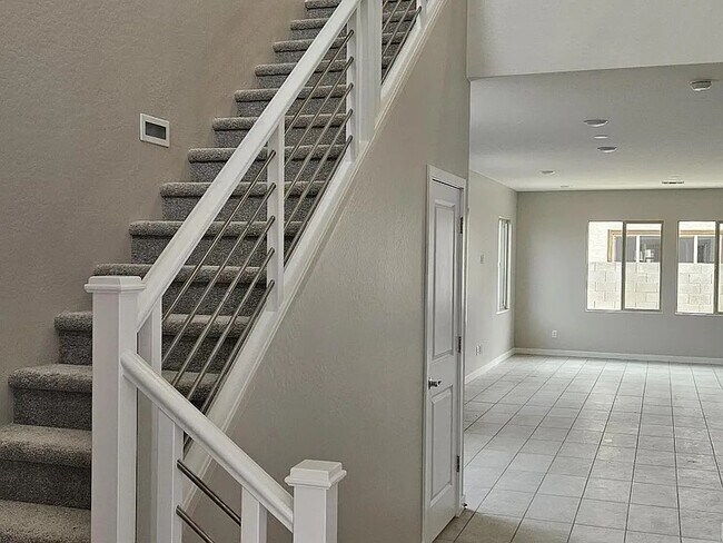 Building Photo - 3354 S 180th Ln