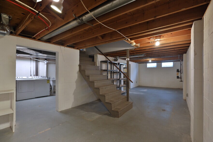 Building Photo - 7002 Wethersfield Pl