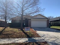 Building Photo - 1100 Dixon Ln
