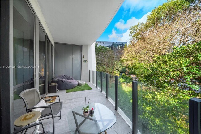 Building Photo - 2831 S Bayshore Dr