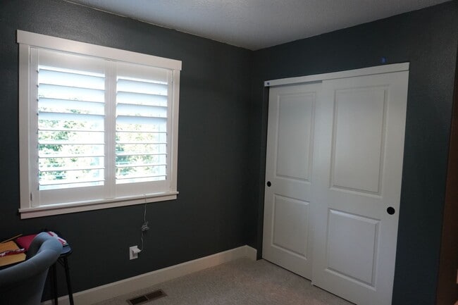 Building Photo - 8400 NE 168th Ave