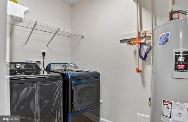 Building Photo - 21096 Lizson Ct