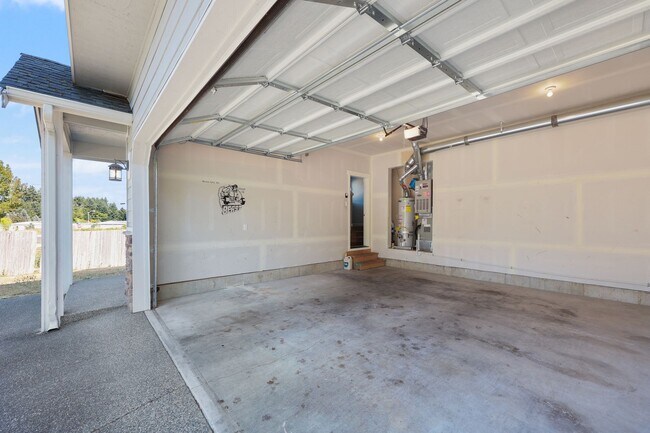 Building Photo - 4335 17th Way NE