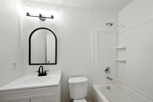 Building Photo - 1429 Royal Meadows Tr