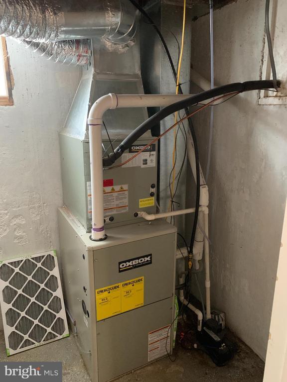 Building Photo - 4429 Newport Ave