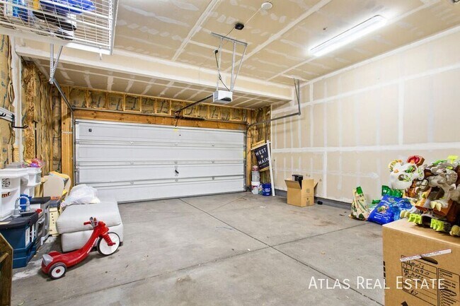Building Photo - 11060 River Oaks Ln