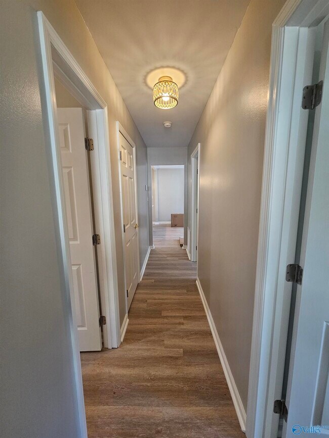 Building Photo - 3210 Delia Ln NW