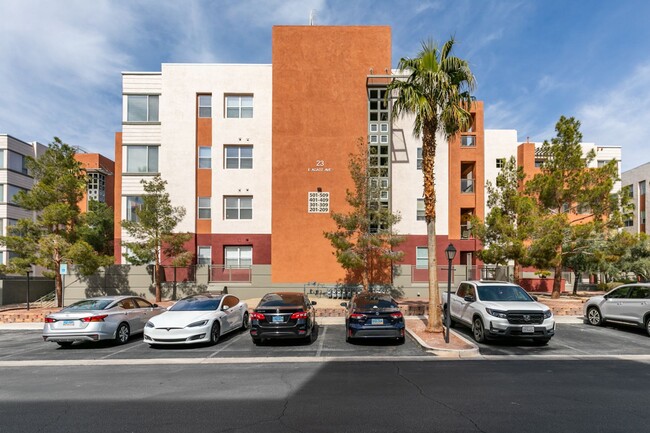 Building Photo - Mid-rise Condo - Park Avenue