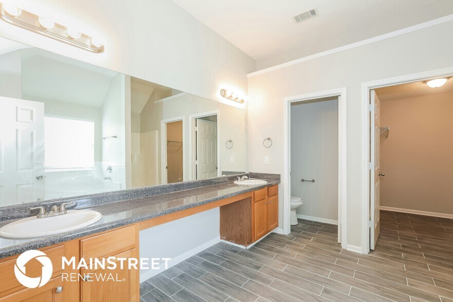 Building Photo - 6704 Hill Creek Cove