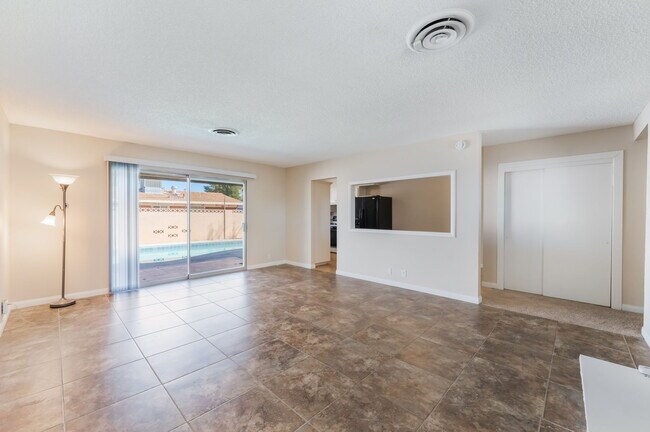 Building Photo - 2016 Embrey Ave