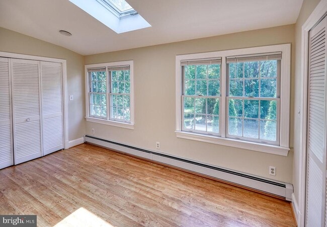Building Photo - 6912 Oakridge Ave