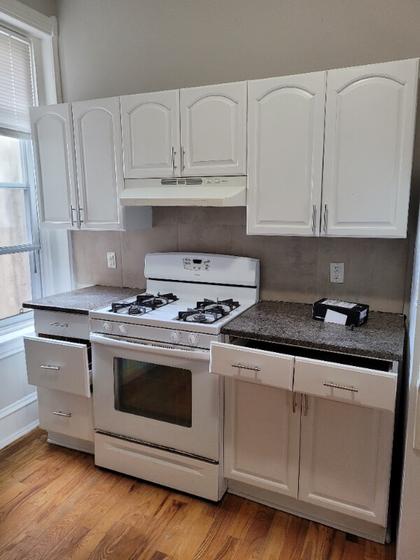 Building Photo - 637 N 32nd St